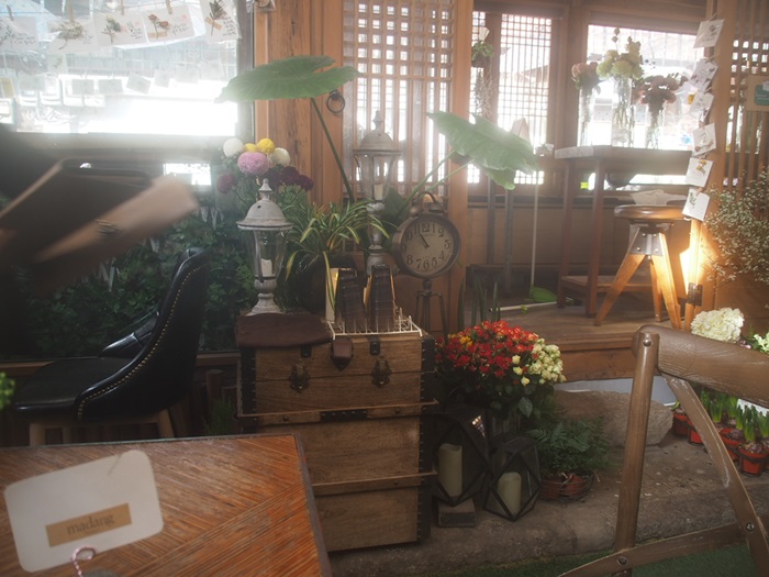 Flower cafe in Hanok Village_text3.JPG